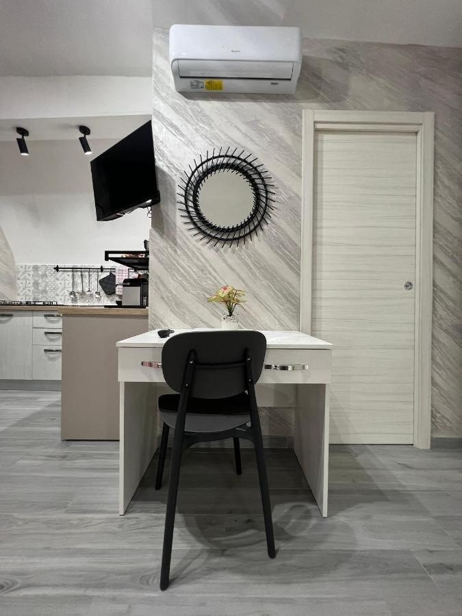 La Casa Della Nonna - Quartierispagnoli เนเปิลส์ ภายนอก รูปภาพ