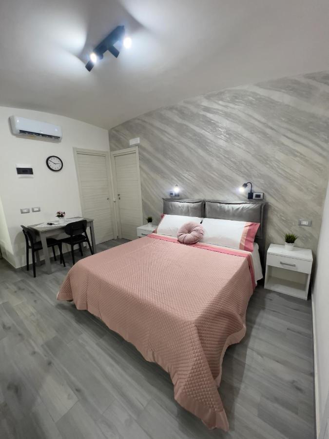La Casa Della Nonna - Quartierispagnoli เนเปิลส์ ภายนอก รูปภาพ